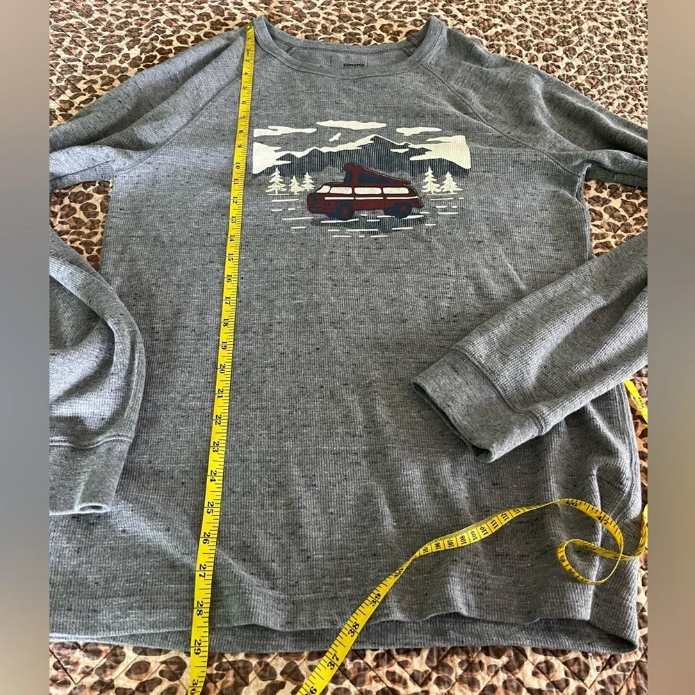 Gray Long Sleeve Mountain Graphic Thermal